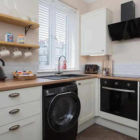 Lighthouse Unique * Scarborough