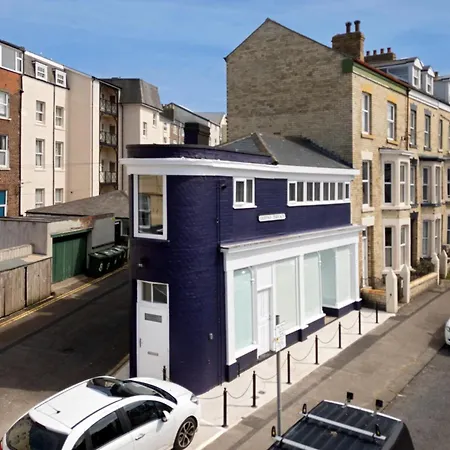 Lighthouse Unique Scarborough