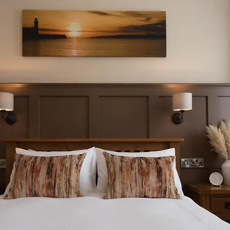 Lighthouse Unique * Scarborough