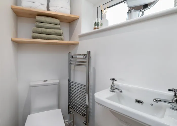 Lighthouse Unique * Scarborough